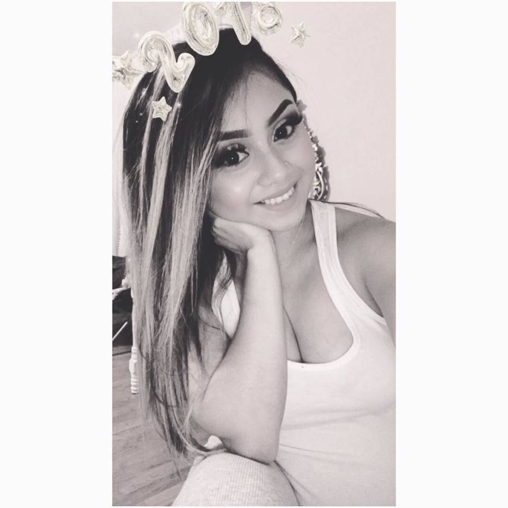 Meet your Posher, Zoila